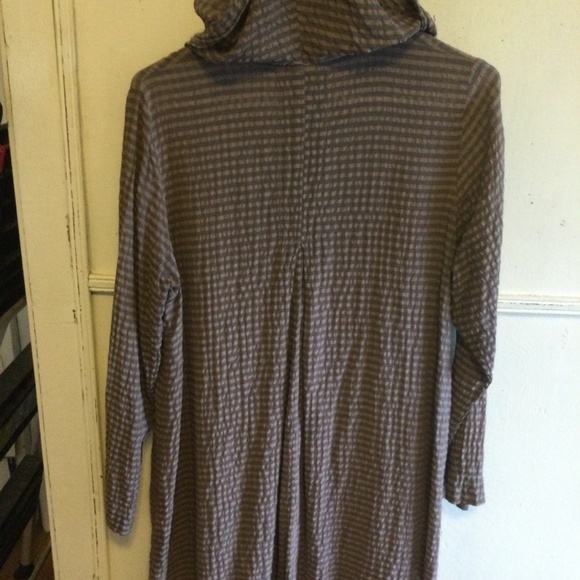 Grizas silk and cotton crinkle fabric tan and gray tunic fits medium or small - Picture 3 of 7